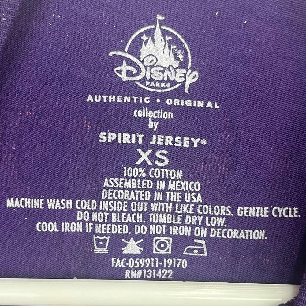Disney Spirit Jersey Hocus Pocus Sz XS Purple Sparkly Oversized Villanspell - Picture 10 of 16